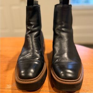 Sam Edelman Black Lug Sole Chelsea Boots – Size 8.5